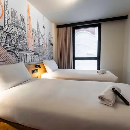 Easyhotel Ciutat Vella מלון ולנסיה