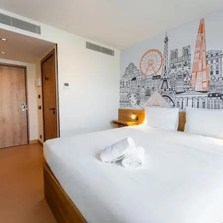 Easyhotel Ciutat Vella 2* ולנסיה