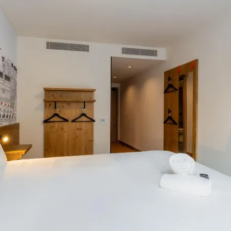 Easyhotel Ciutat Vella ולנסיה