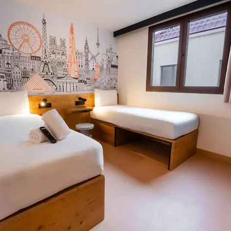 מלון Easyhotel Ciutat Vella