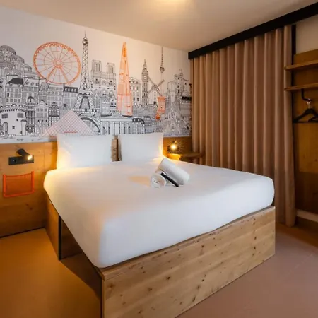 Easyhotel Ciutat Vella Hotell