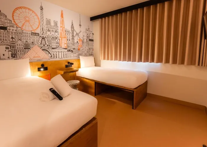 Easyhotel Ciutat Vella Hotel
