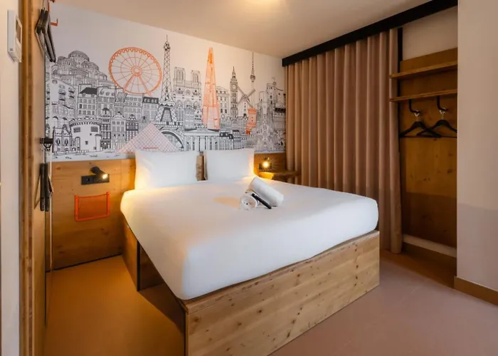 Easyhotel Ciutat Vella Hotel