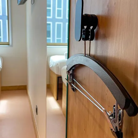 ホテル Easyhotel Ciutat Vella 2*